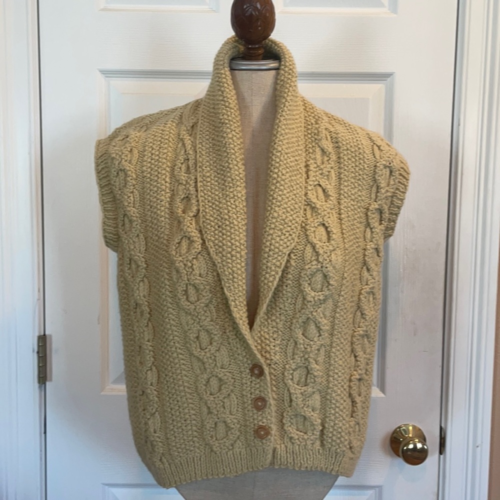 Handmade chunky Cable knit tan cardigan cap sleeve sweater vest Medium M unisex